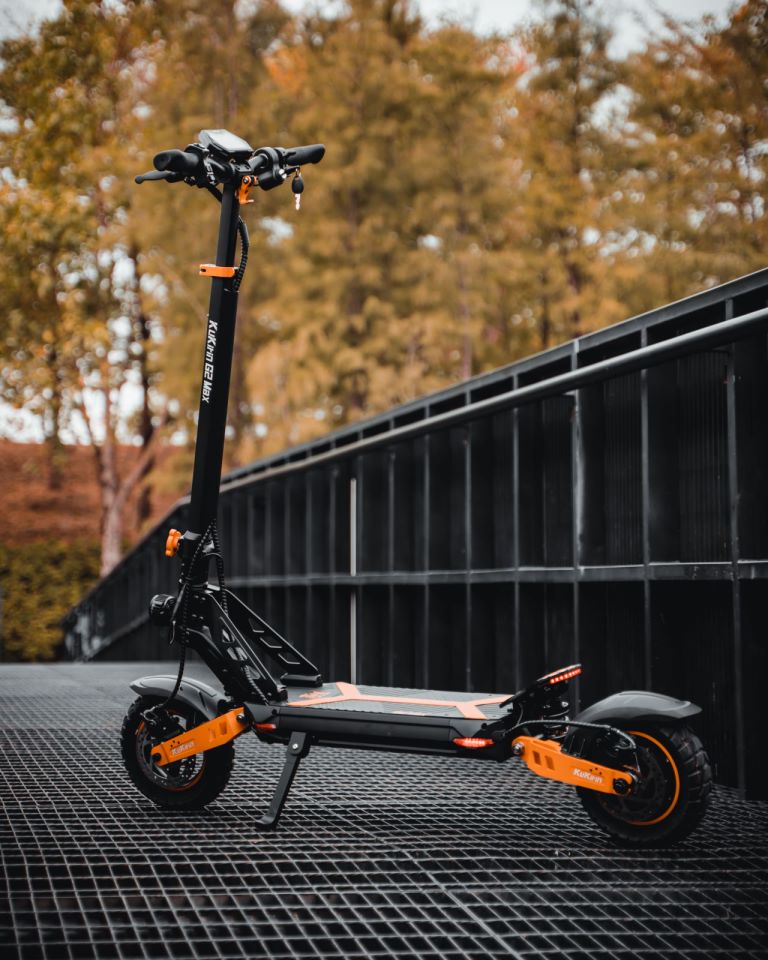 EU overseas warehouse delivery KuKirin G2 Max 1000w off-road tire foldable app controlled adult electric off-road scooter