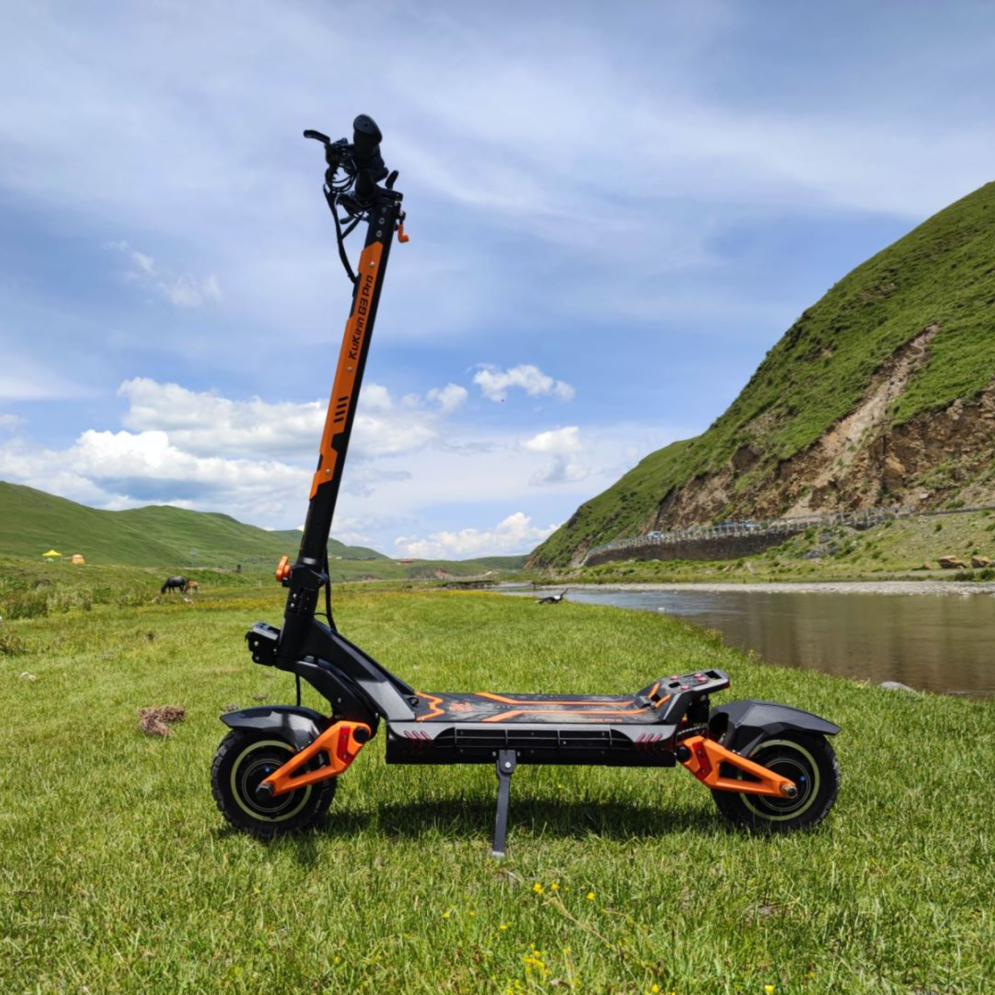 Kukirin G3 pro 1200w high power motor foldable off-road 10 inch off-road tire portable electric scooter with LED screen overseas warehouse delivery